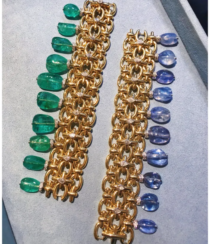 David Webb Bracelets*Brocade Bracelet, Hammered 18K Gold, Diamonds, Emerald