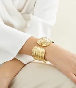 David Webb Bracelets*Scallop Cuff, Hammered 18K Gold